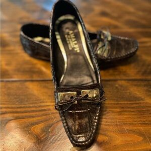 Amalfi by Rangoni Women's Loafers Size 7.5 Brown Embossed Patent Leather